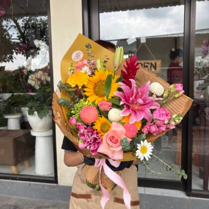 Ceningan in Hand