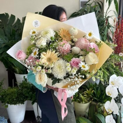 Queen of Pixie Bouquet