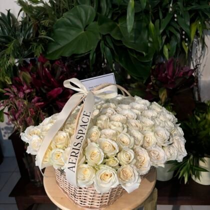 101 White Roses in a Basket