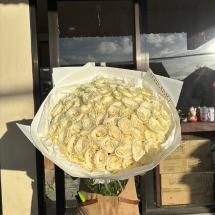 101 White Roses Bouquet